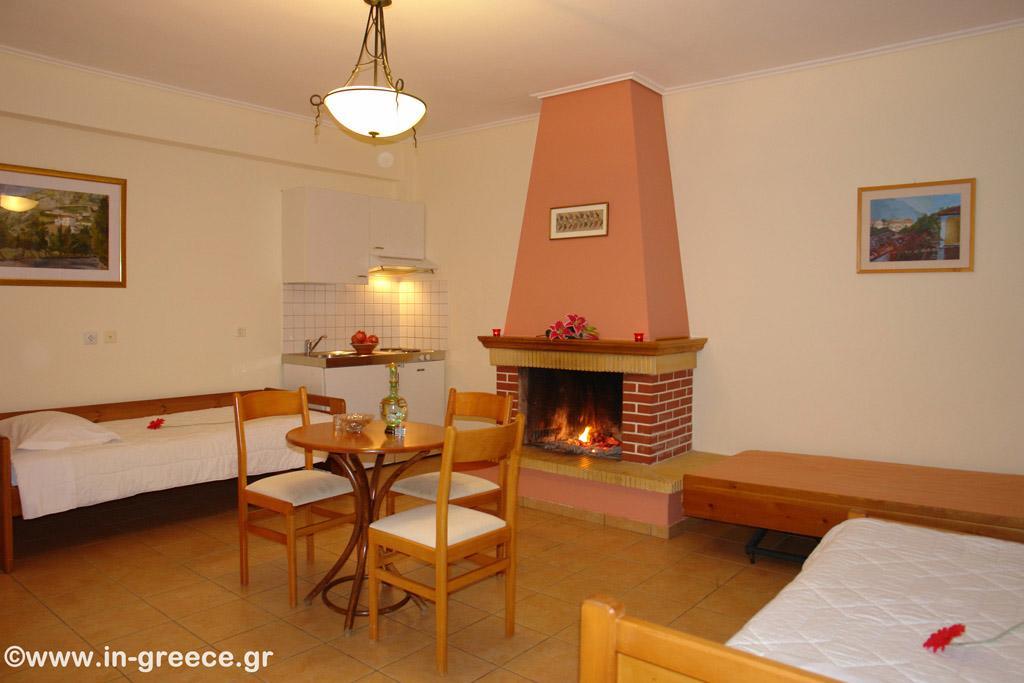 Hotel Xenonas Chrisso Delfi Esterno foto